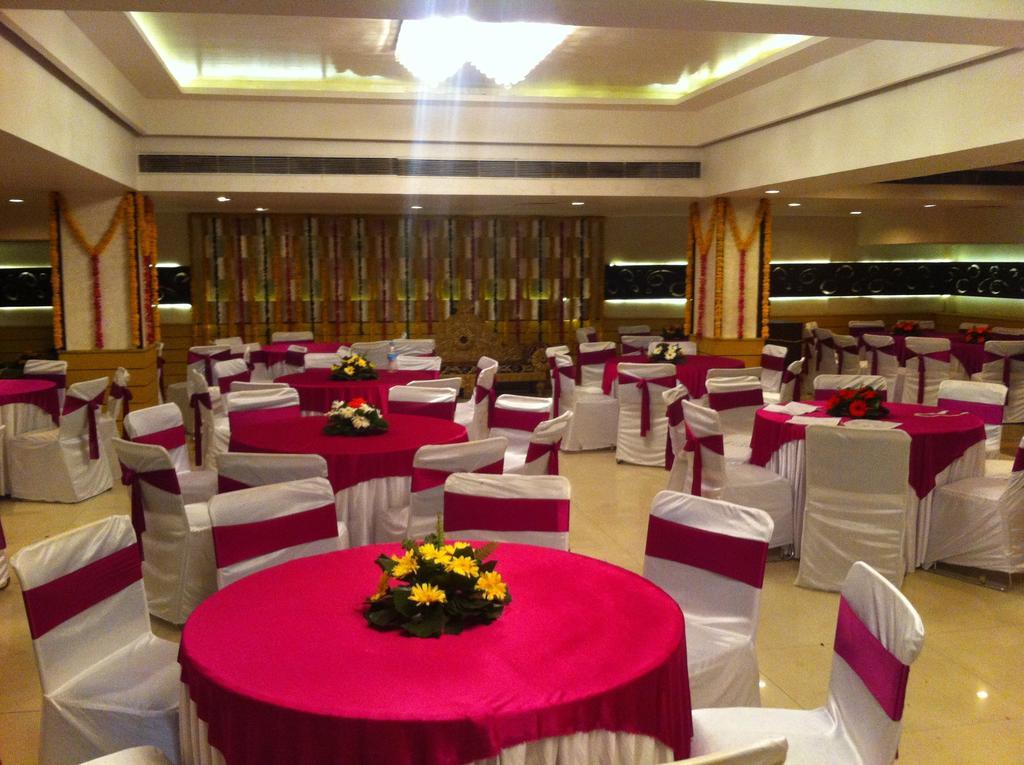 The Rajshahi Palace Hotel Indore Luaran gambar