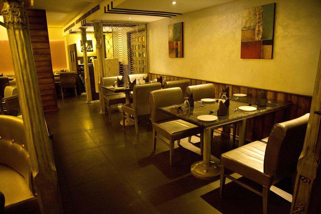 The Rajshahi Palace Hotel Indore Luaran gambar