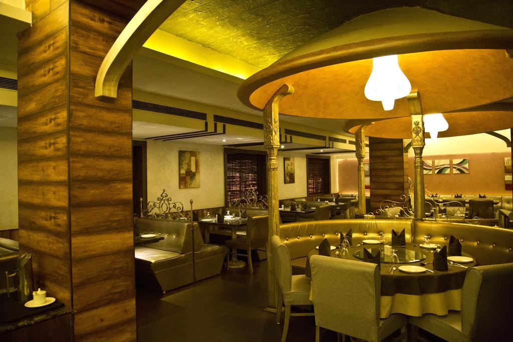 The Rajshahi Palace Hotel Indore Luaran gambar
