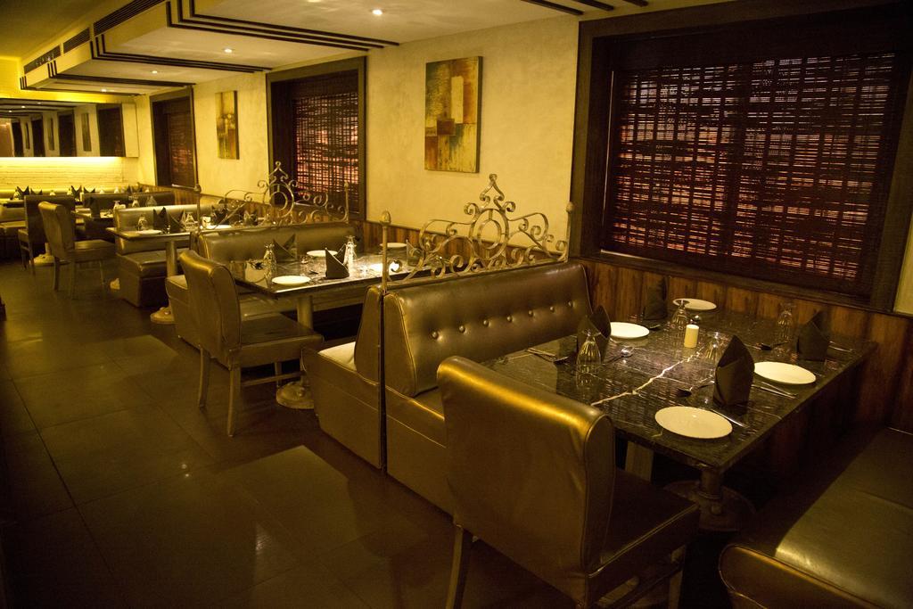 The Rajshahi Palace Hotel Indore Luaran gambar