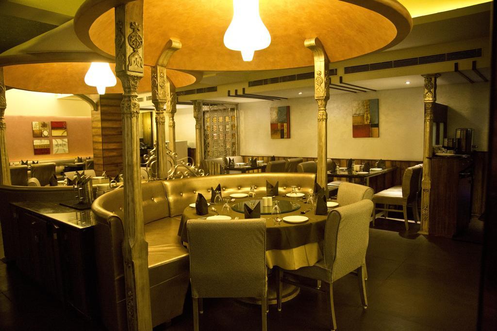 The Rajshahi Palace Hotel Indore Luaran gambar