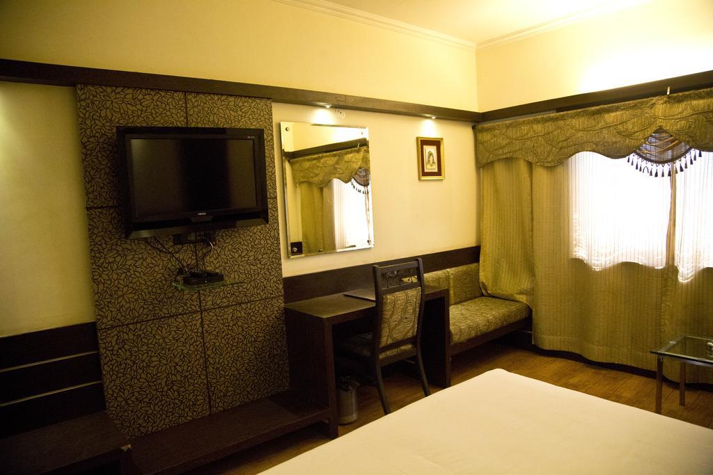 The Rajshahi Palace Hotel Indore Bilik gambar
