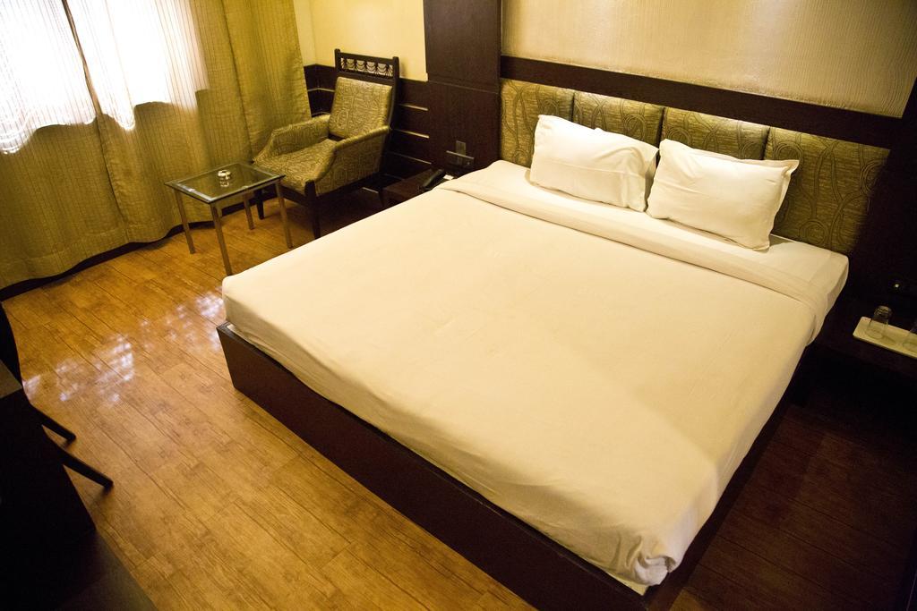 The Rajshahi Palace Hotel Indore Bilik gambar
