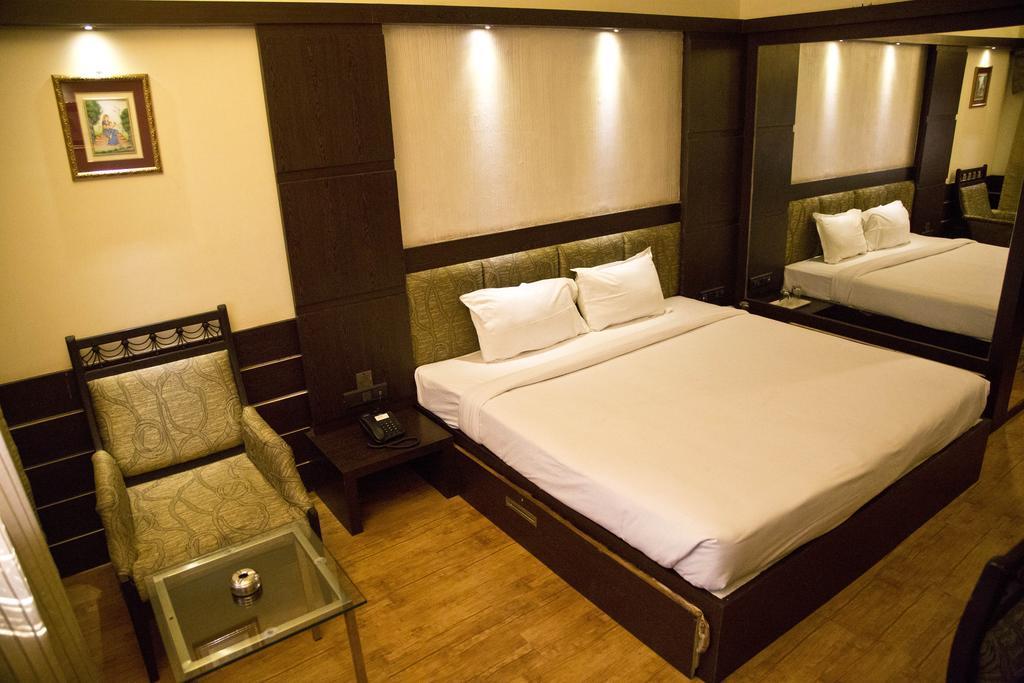 The Rajshahi Palace Hotel Indore Bilik gambar