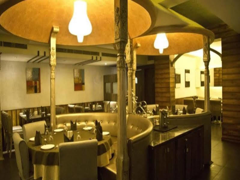 The Rajshahi Palace Hotel Indore Luaran gambar